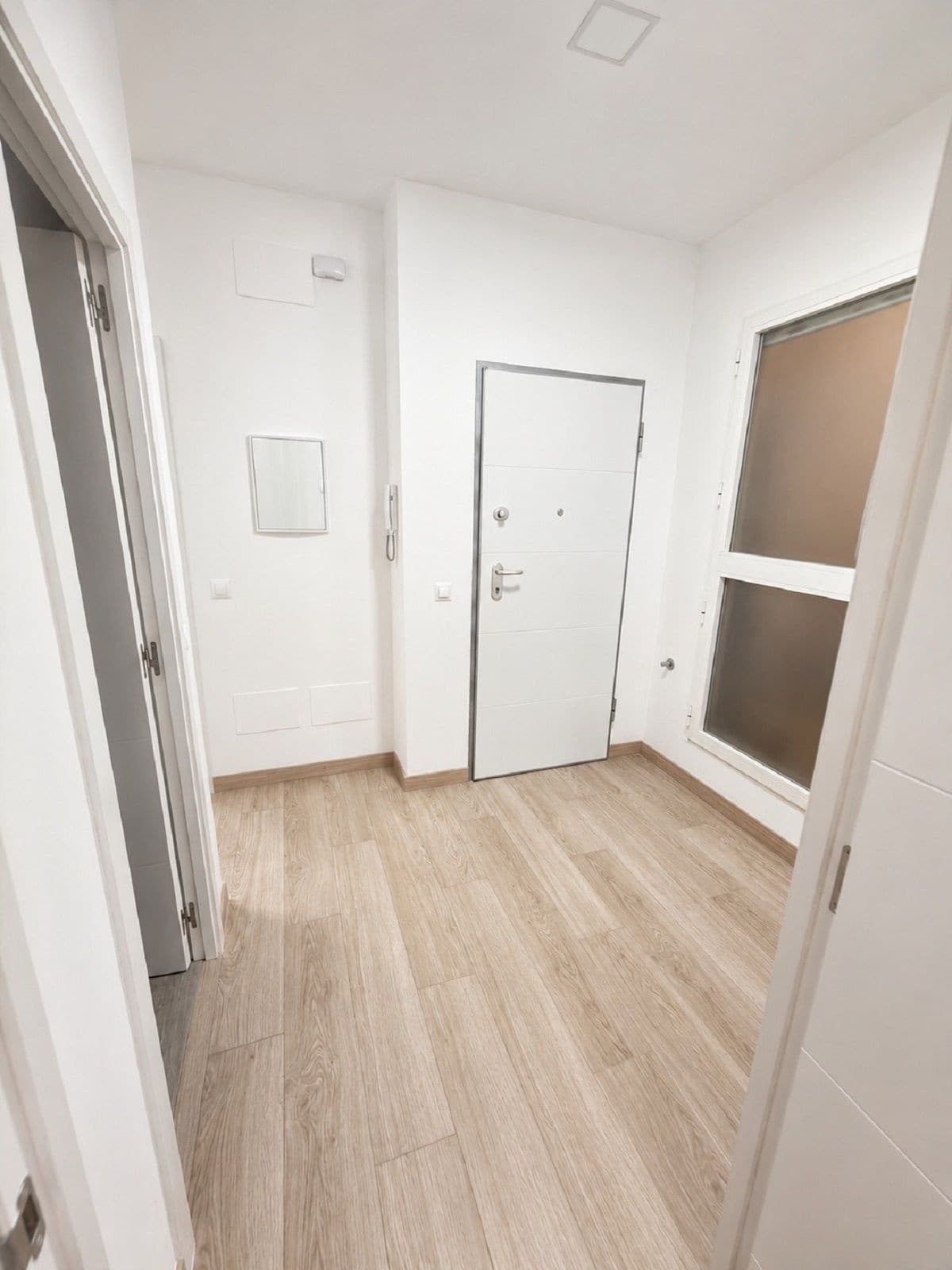 Middle Floor Apartment in Málaga Centro — photo 7 of 10