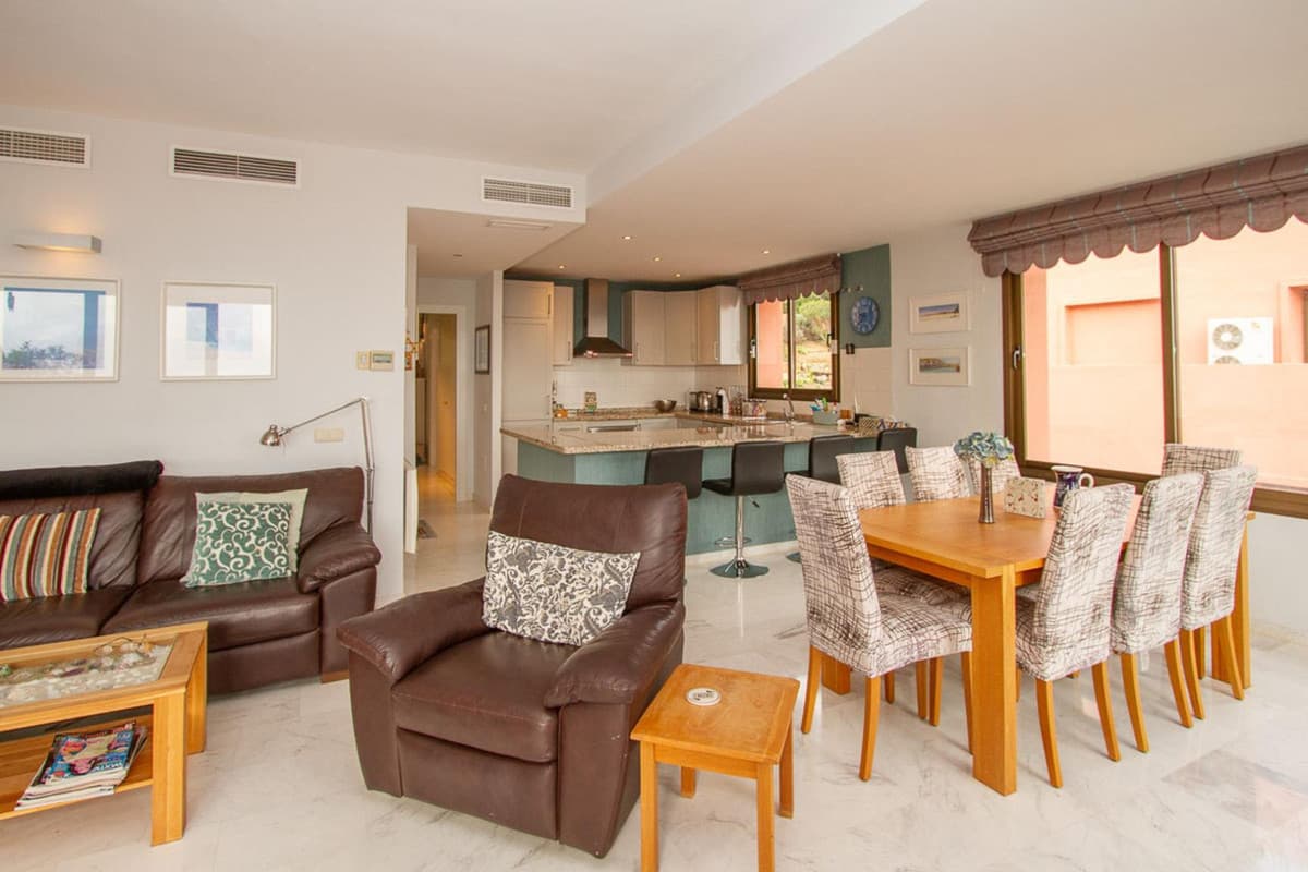 Middle Floor Apartment in La Mairena — photo 7 of 10