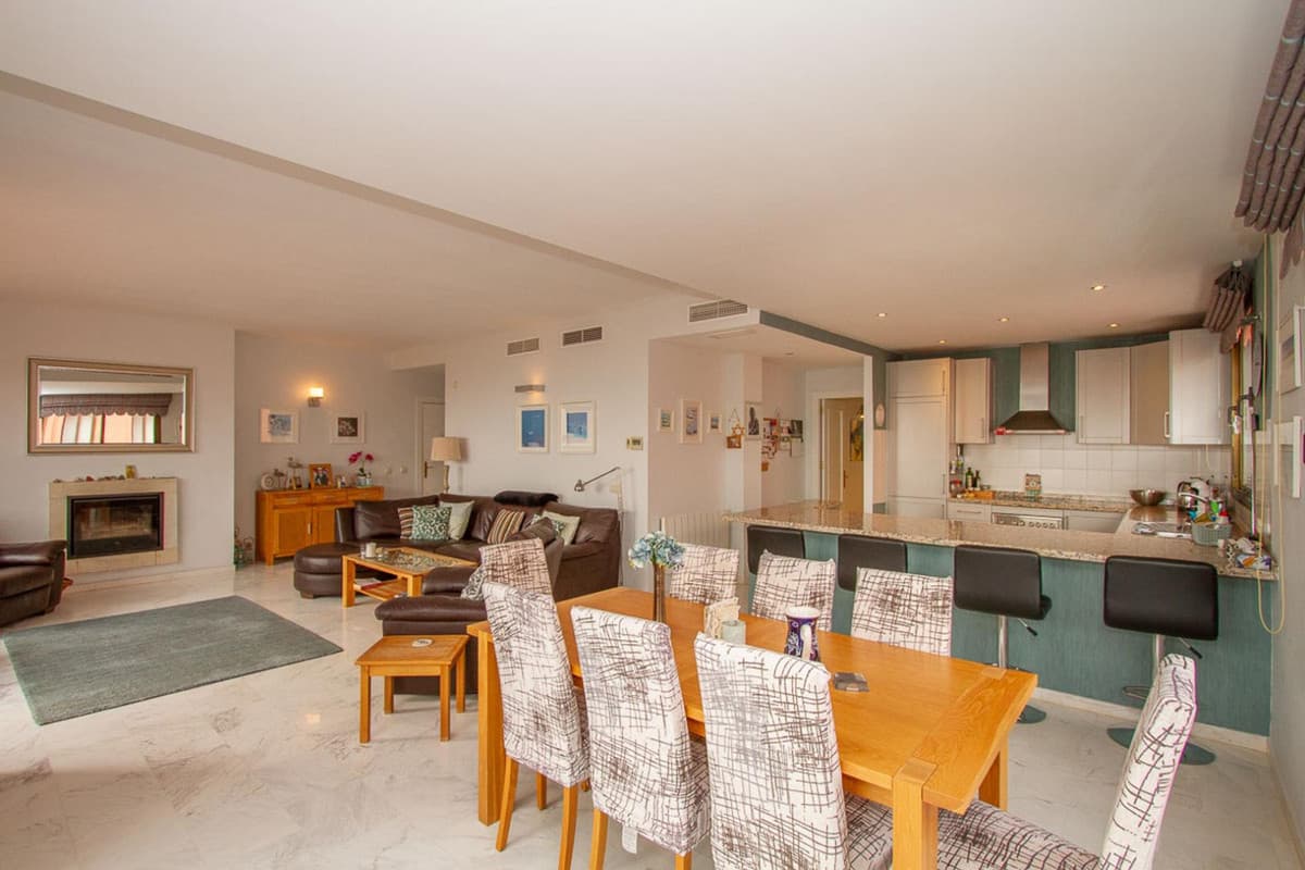 Middle Floor Apartment in La Mairena — photo 9 of 10