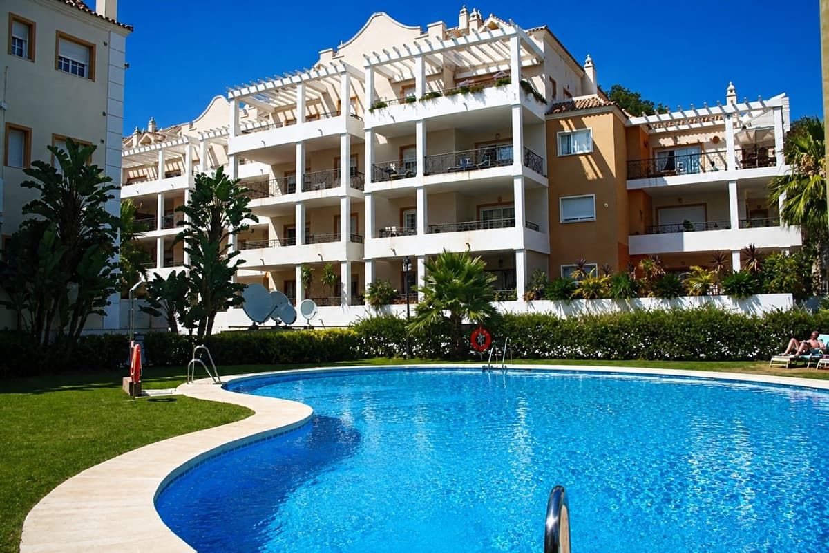 Ground Floor Apartment in Nueva Andalucía — photo 1 of 10
