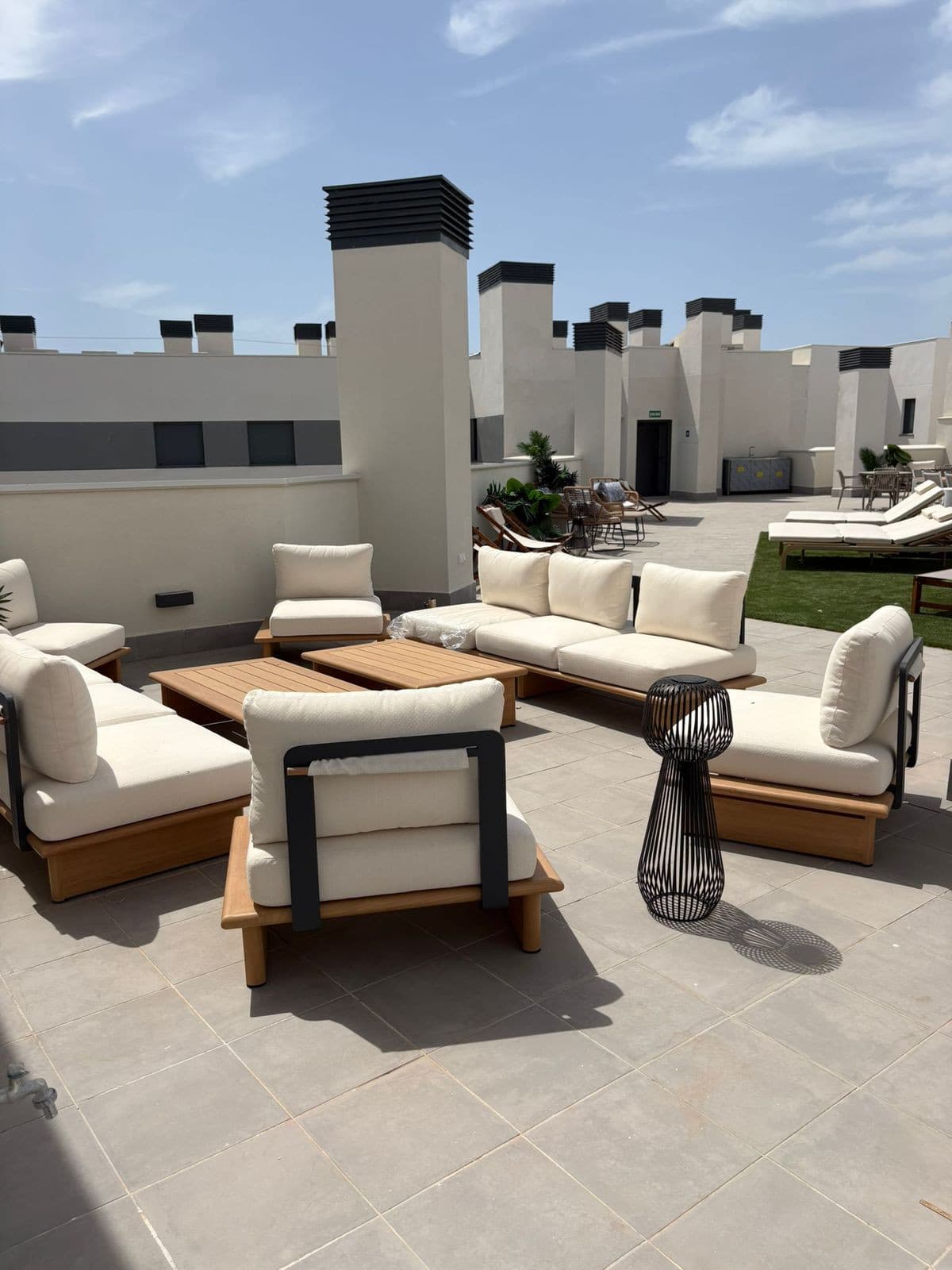 Middle Floor Apartment in Las Lagunas — photo 2 of 10