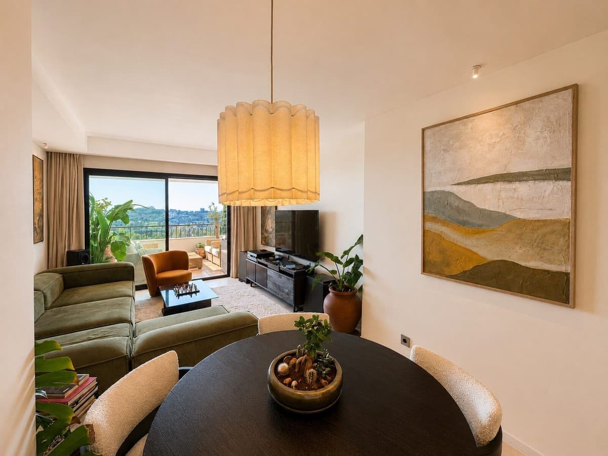 Middle Floor Apartment in La Quinta — photo 1 of 10