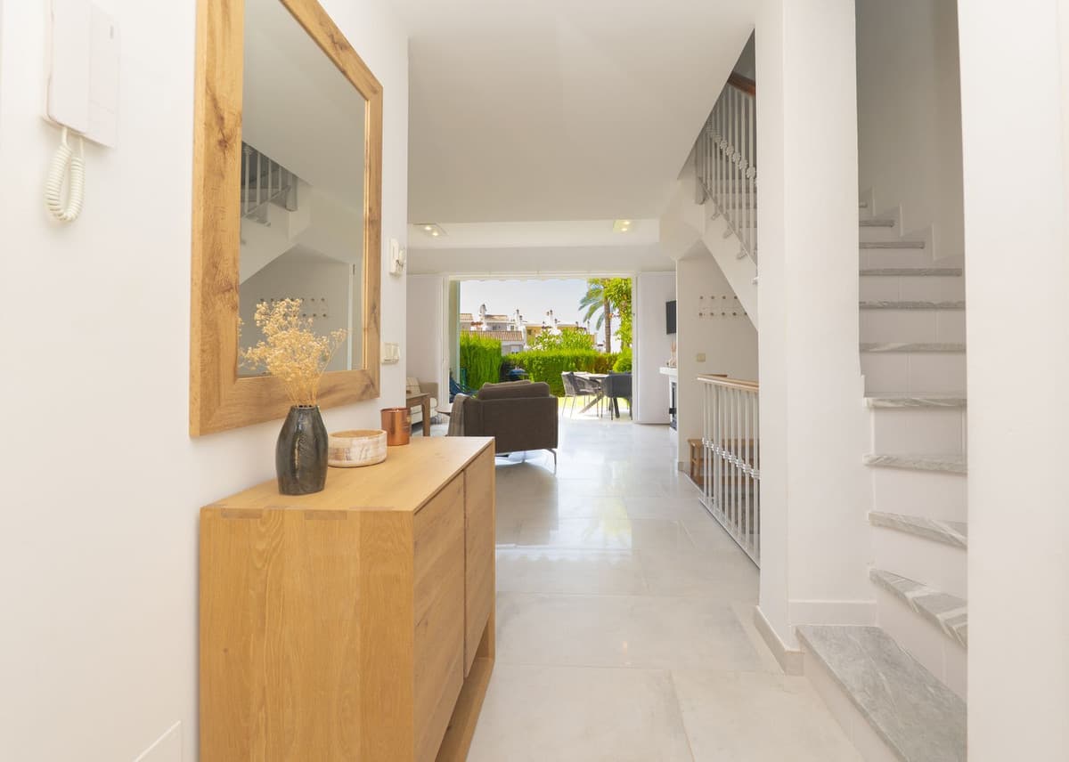 Semi-Detached House in Bahía de Marbella — photo 10 of 10