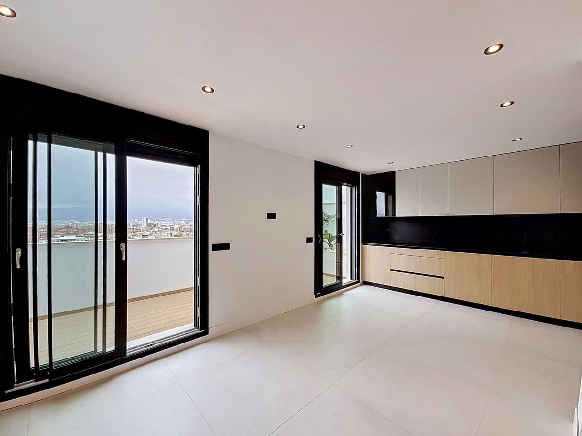 Penthouse Duplex in Málaga Centro — photo 8 of 10