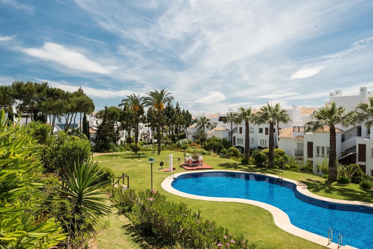 Ground Floor Apartment in Los Monteros — photo 4 of 10
