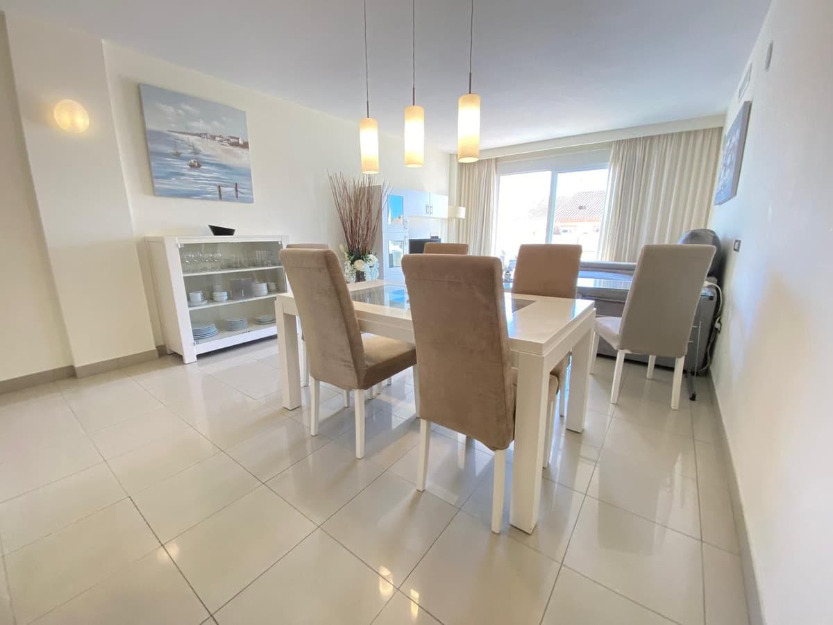 Middle Floor Apartment in Estepona — photo 3 of 10