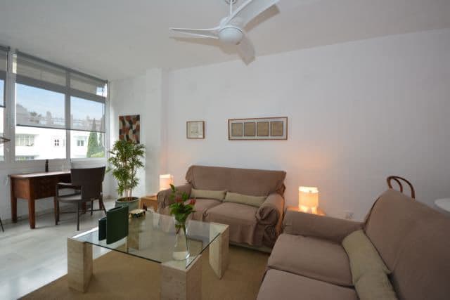 Middle Floor Apartment in The Golden Mile — photo 2 of 10