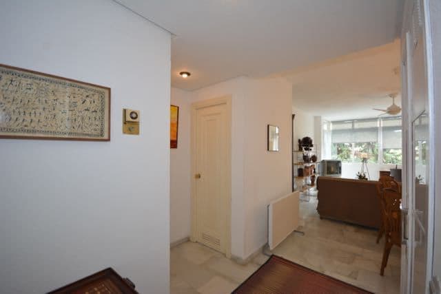 Middle Floor Apartment in The Golden Mile — photo 7 of 10