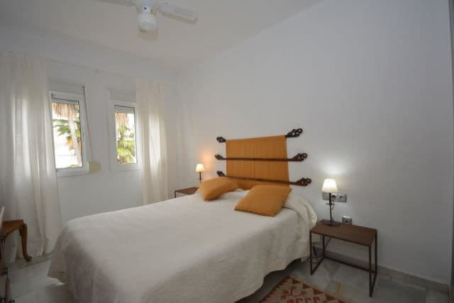 Middle Floor Apartment in The Golden Mile — photo 9 of 10