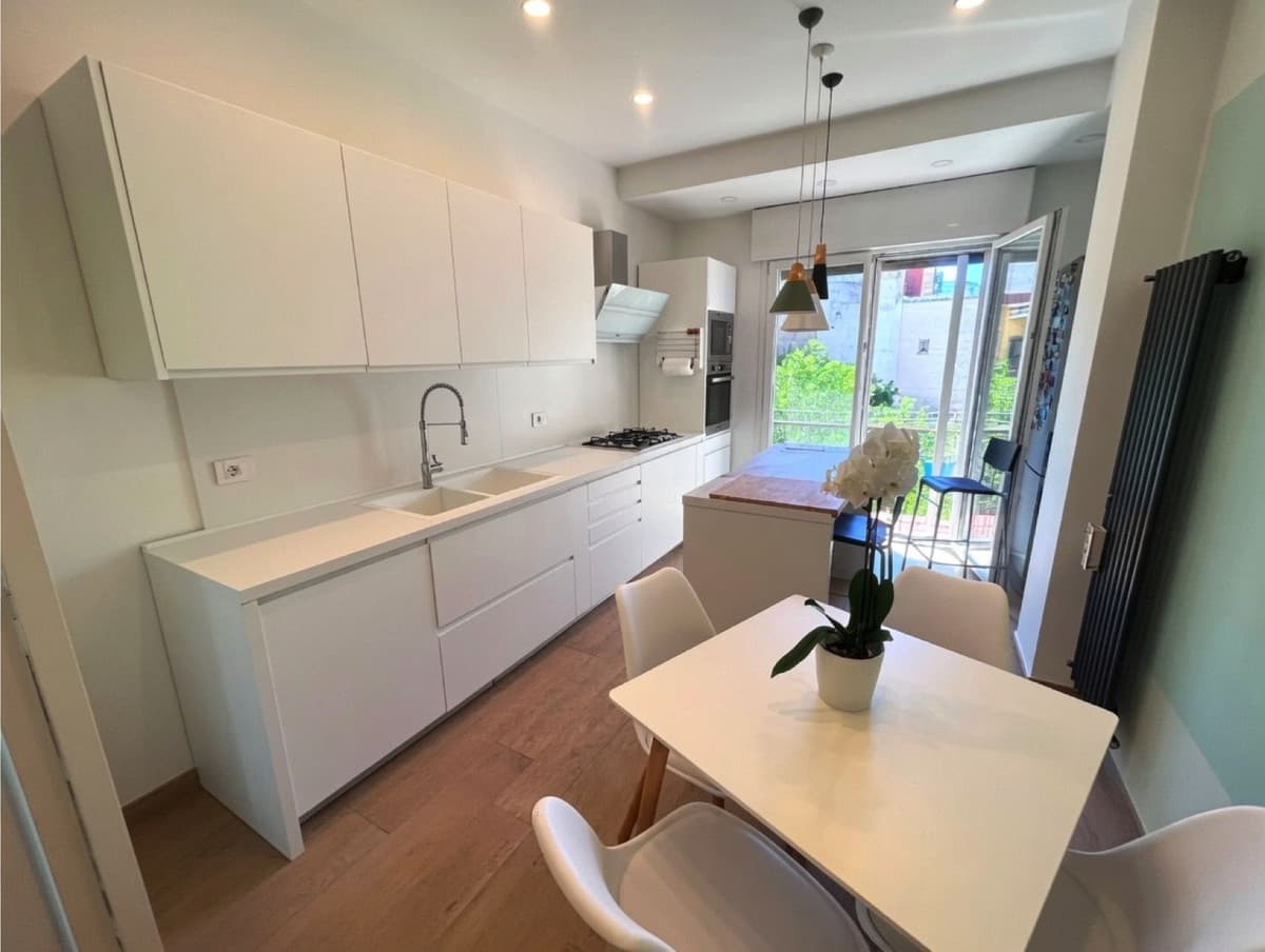 Middle Floor Apartment in Marbella — photo 6 of 10