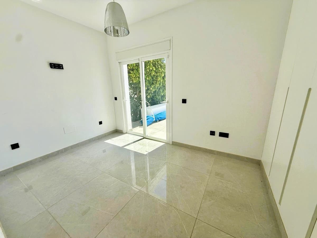 Detached Villa in Benahavís — photo 4 of 10
