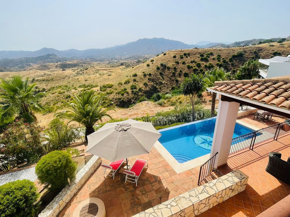 Detached Villa in Valtocado — photo 3 of 10