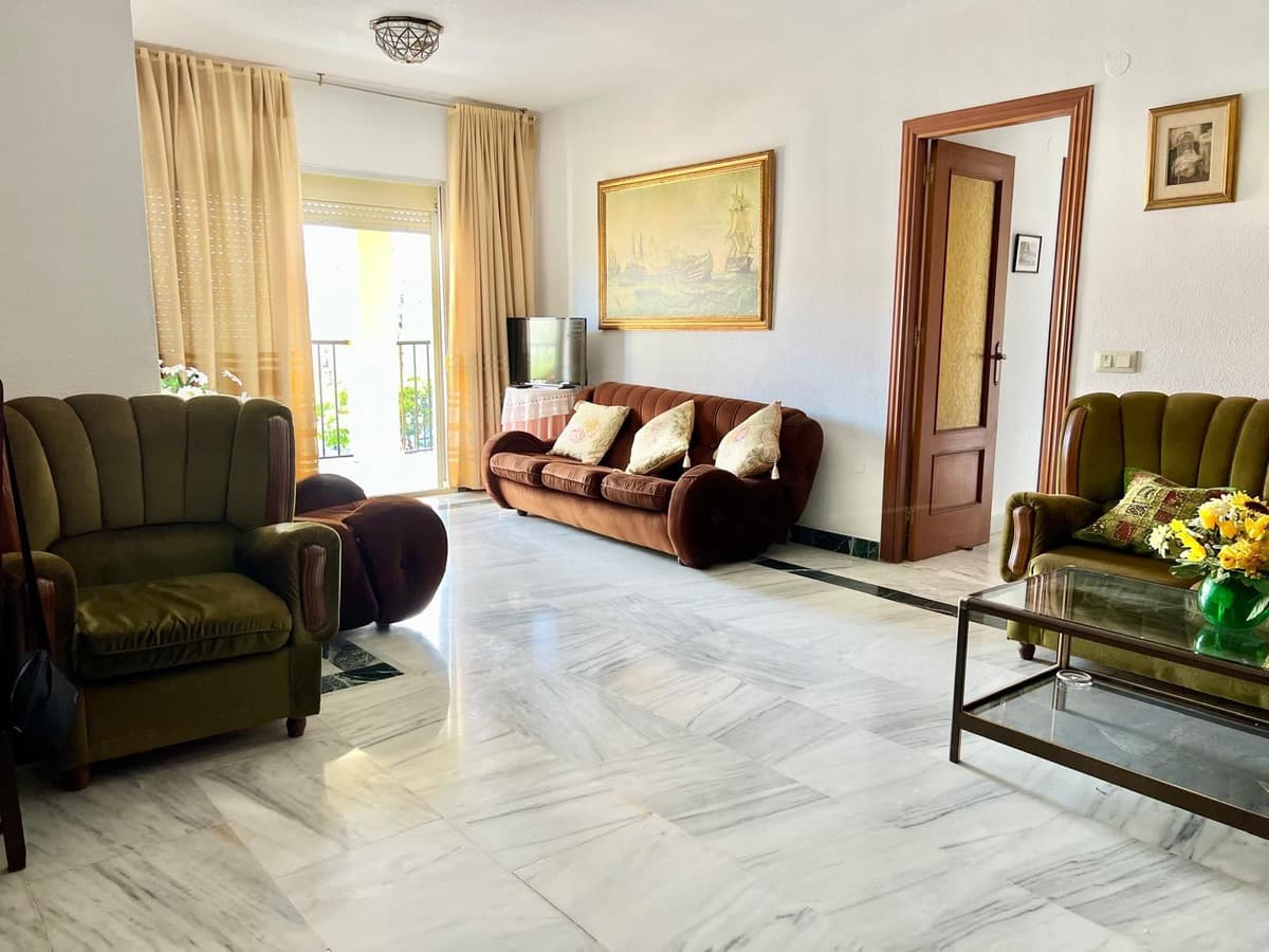 Middle Floor Apartment in Fuengirola — photo 5 of 10