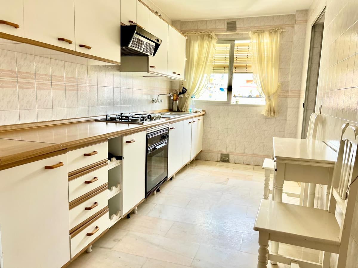Middle Floor Apartment in Fuengirola — photo 7 of 10