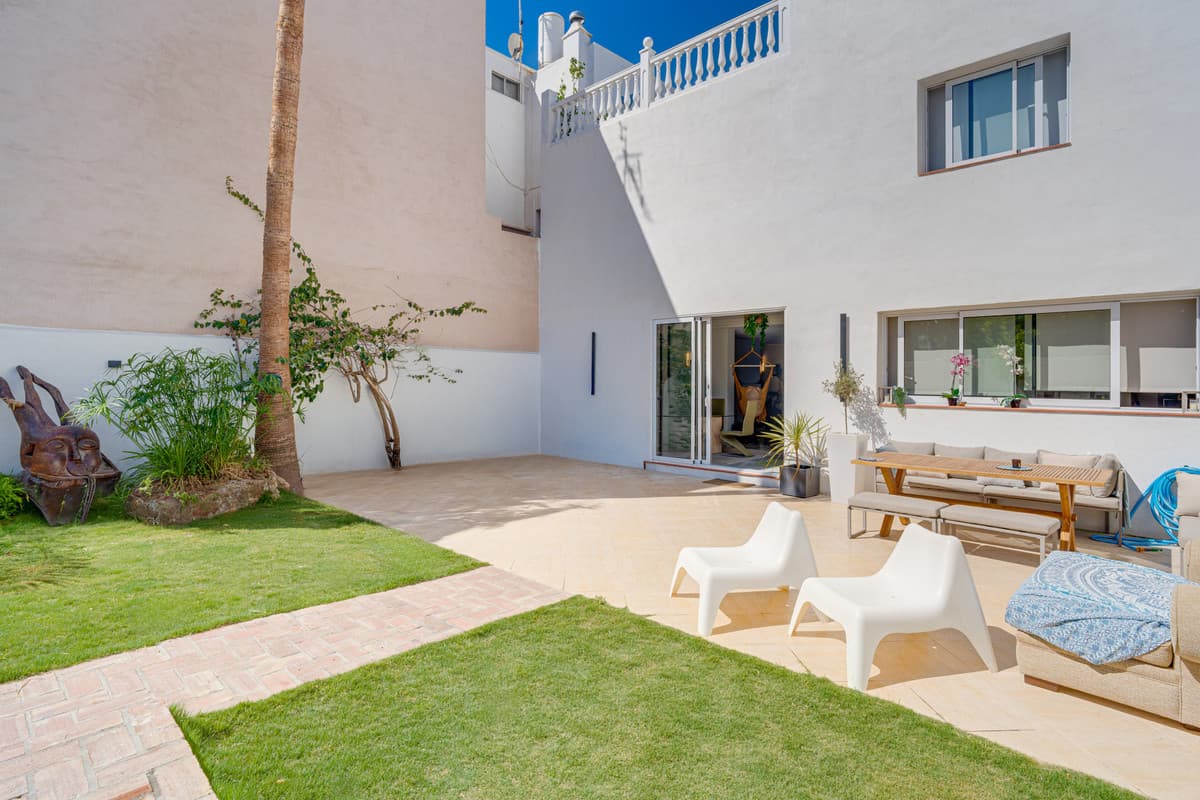 Townhouse in Cancelada — photo 1 of 10