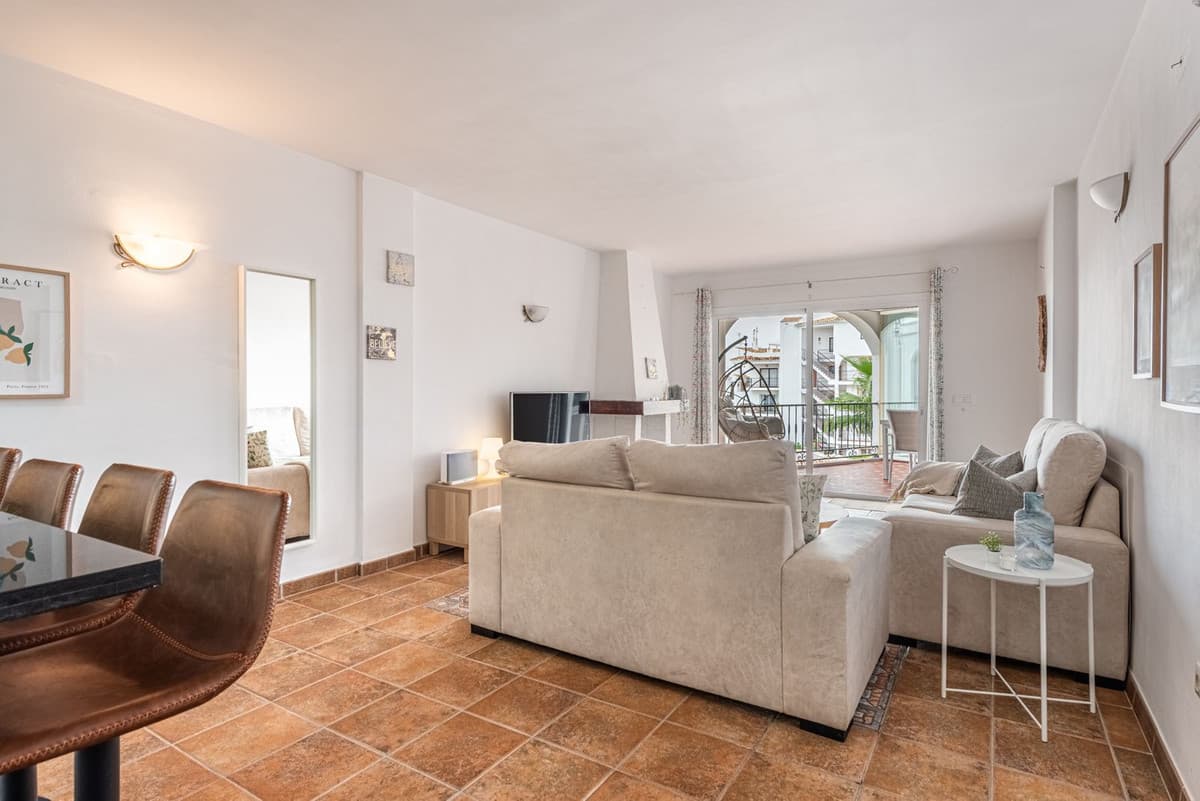 Middle Floor Apartment in Riviera del Sol — photo 5 of 10