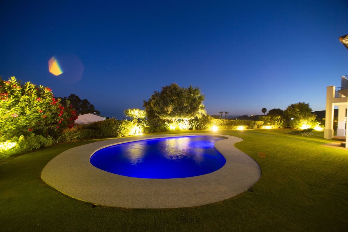 Detached Villa in San Diego — photo 6 of 10