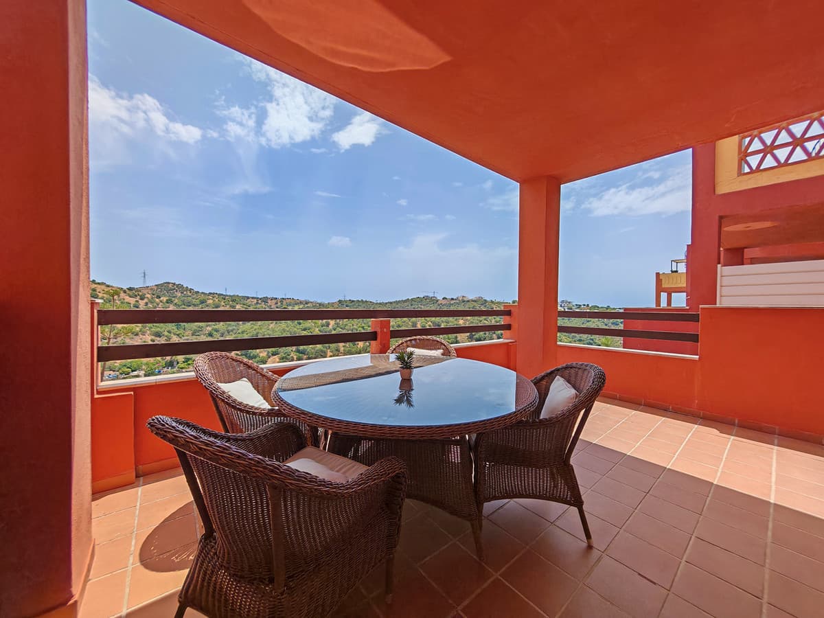 Middle Floor Apartment in Reserva de Marbella — photo 6 of 10