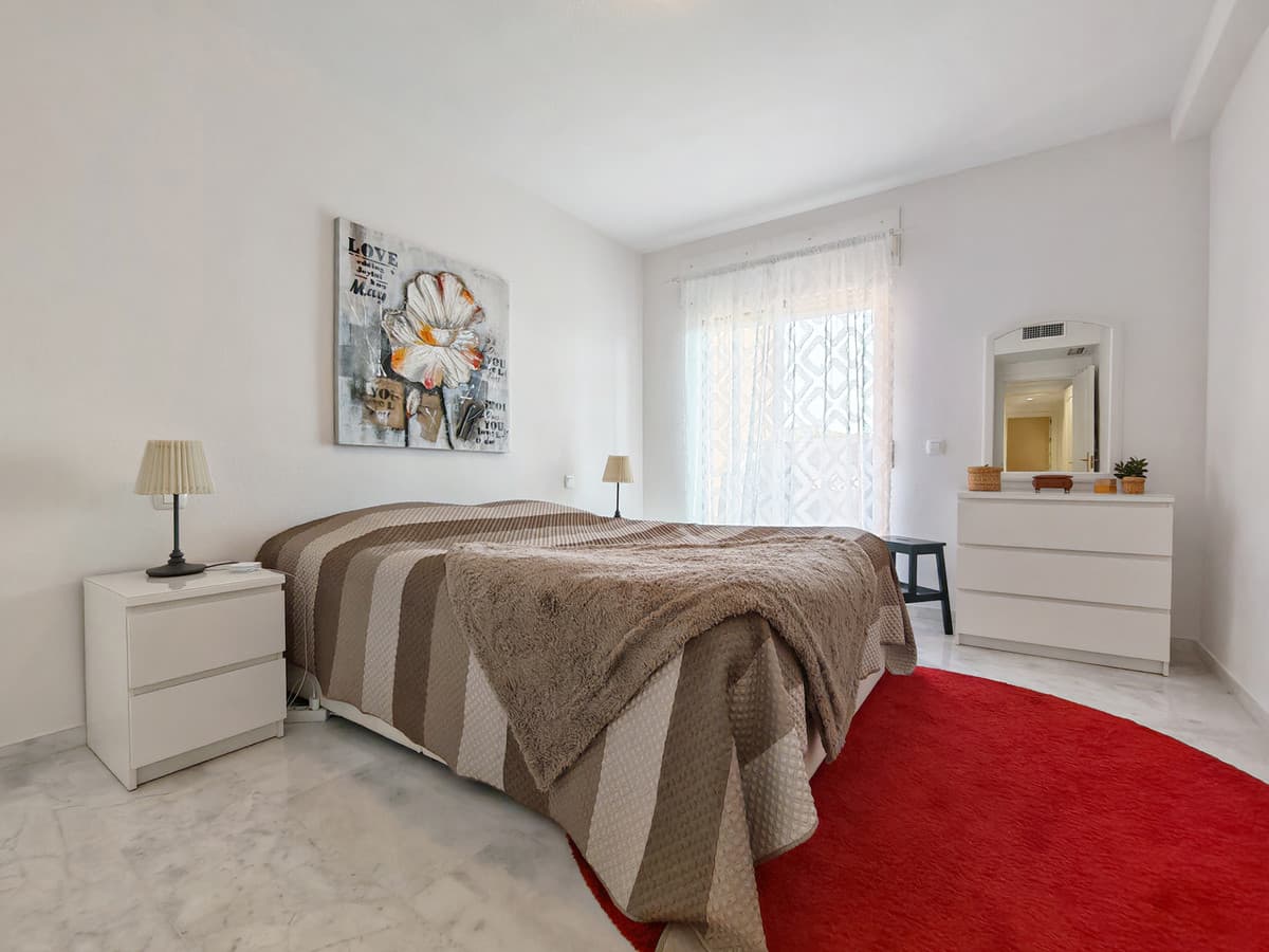Middle Floor Apartment in Reserva de Marbella — photo 9 of 10
