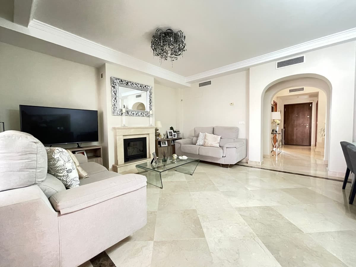 Townhouse in Estepona — photo 7 of 10