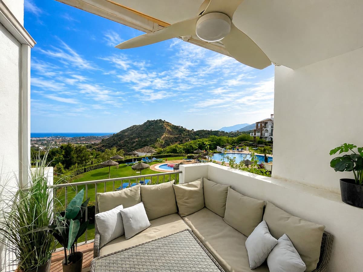 Middle Floor Apartment in Los Arqueros — photo 9 of 10