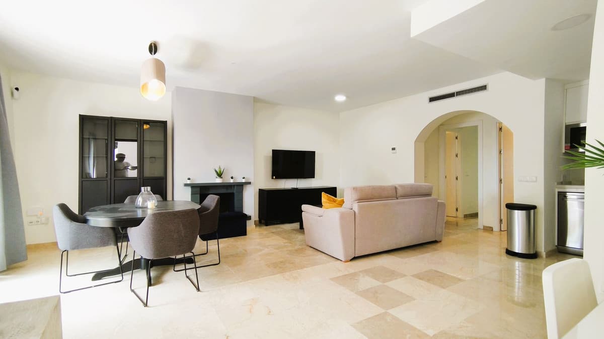 Middle Floor Apartment in Nueva Andalucía — photo 1 of 10