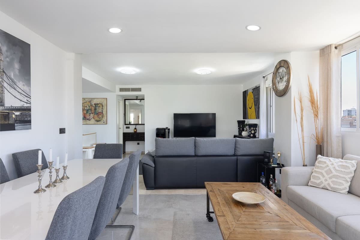 Top Floor Apartment in Torremolinos — photo 4 of 10