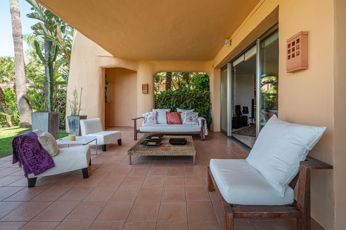 Middle Floor Apartment in Sierra Blanca — photo 6 of 10