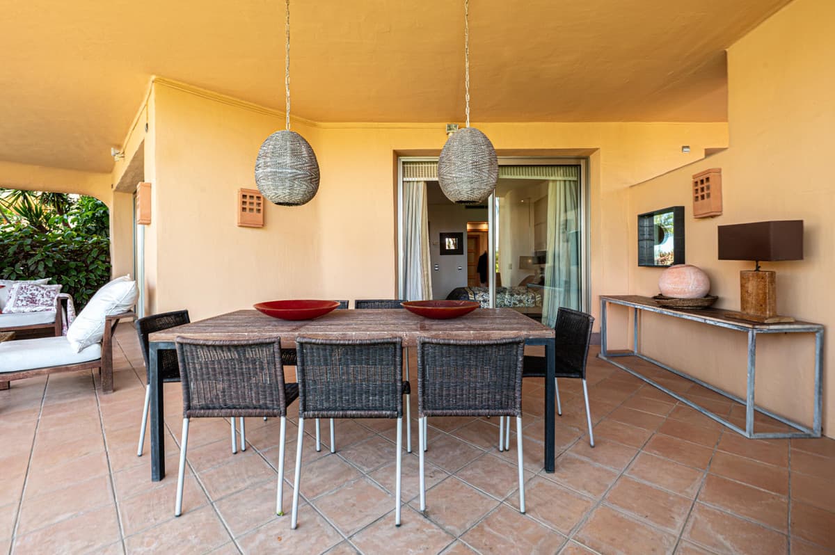 Middle Floor Apartment in Sierra Blanca — photo 7 of 10