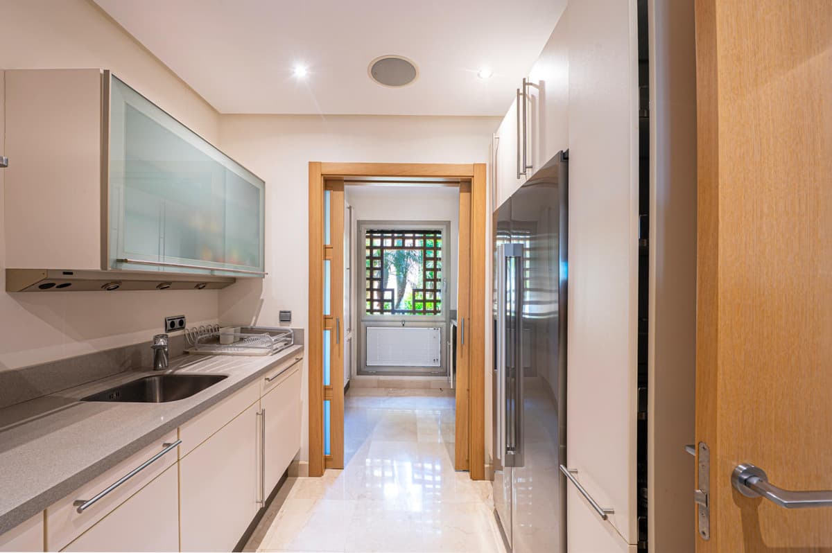 Middle Floor Apartment in Sierra Blanca — photo 9 of 10