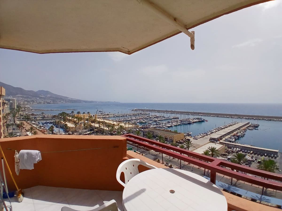 Middle Floor Apartment in Fuengirola — photo 1 of 10