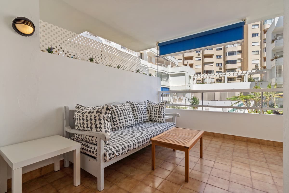 Middle Floor Apartment in Estepona — photo 4 of 10