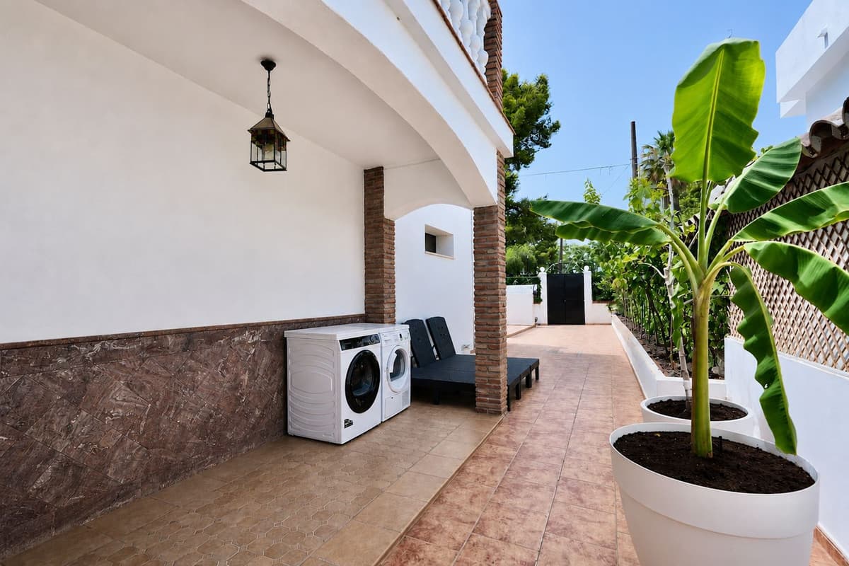 Semi-Detached House in Nueva Andalucía — photo 9 of 10