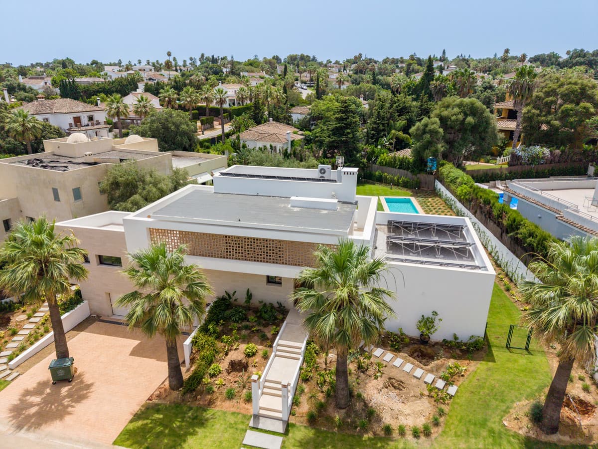 Detached Villa in Sotogrande Costa — photo 2 of 10