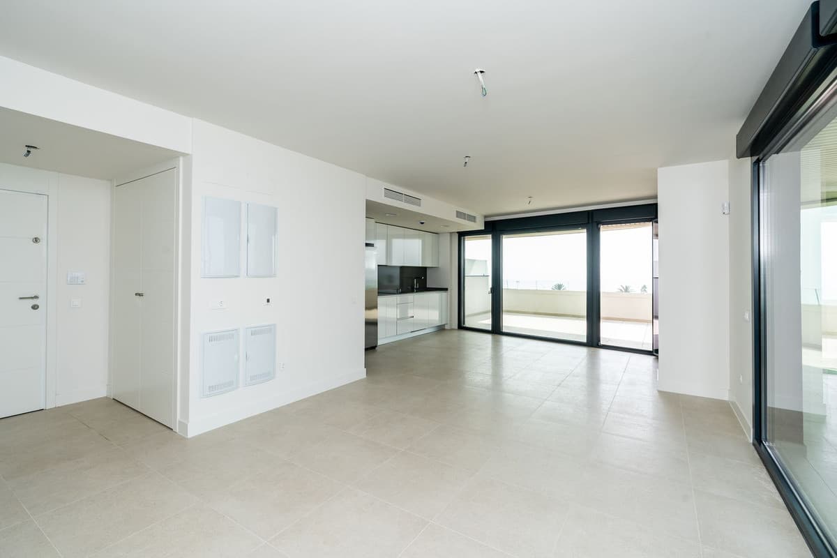 Middle Floor Apartment in Torremolinos — photo 5 of 10