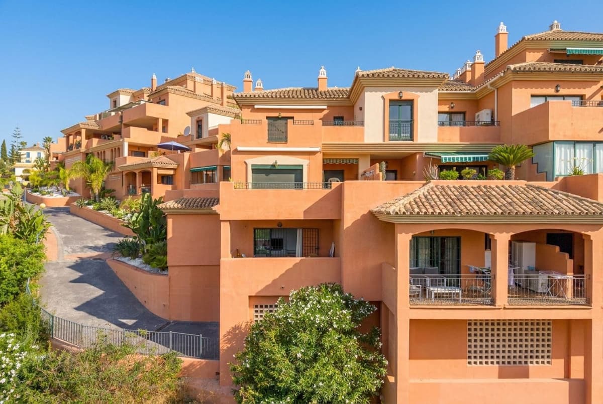 Ground Floor Apartment in Elviria — photo 1 of 10