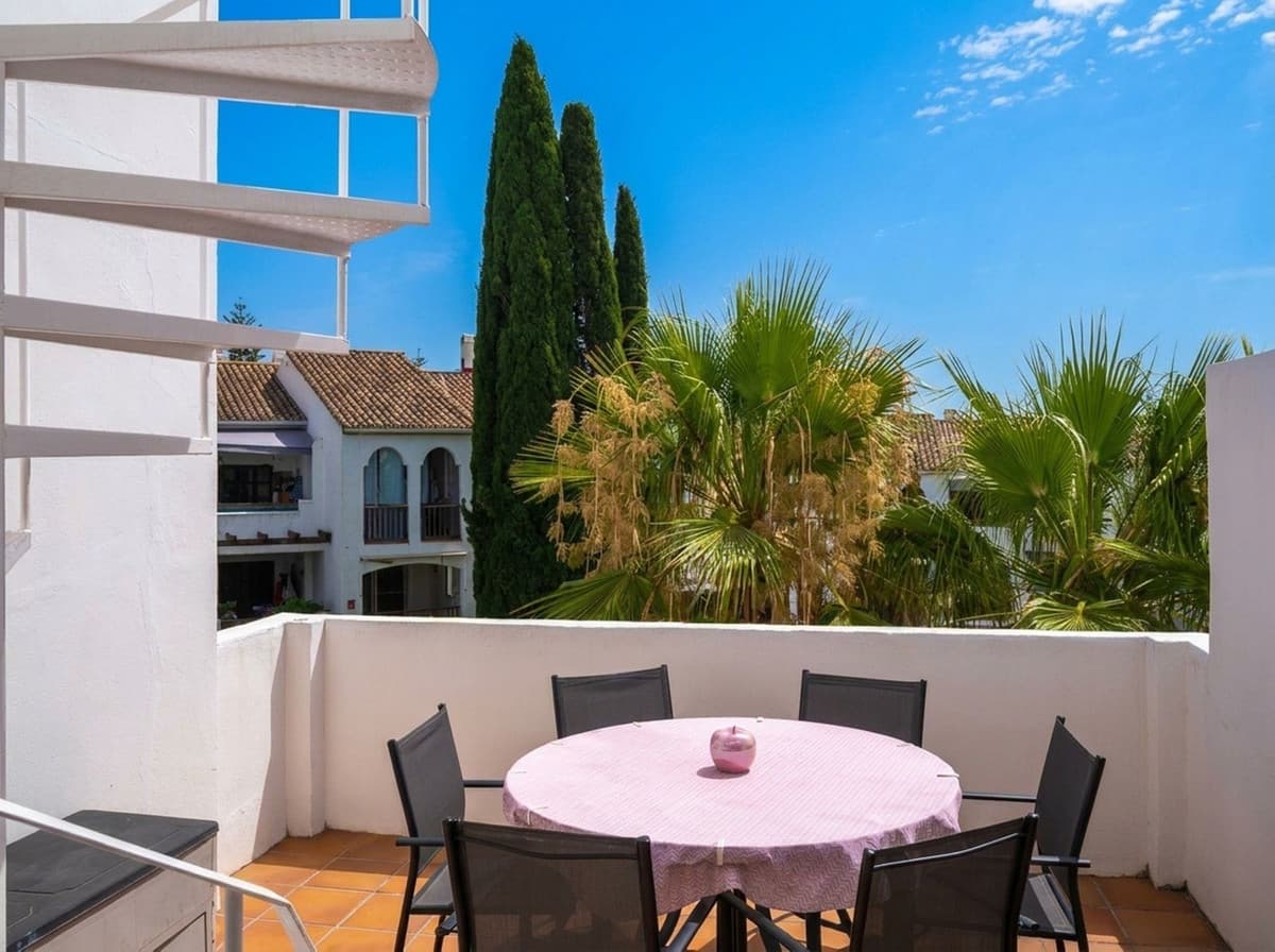Penthouse Duplex in El Paraiso — photo 3 of 10
