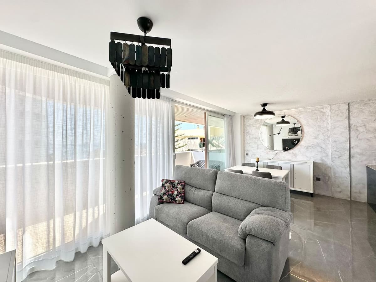 Middle Floor Apartment in Benalmadena Costa — photo 7 of 10