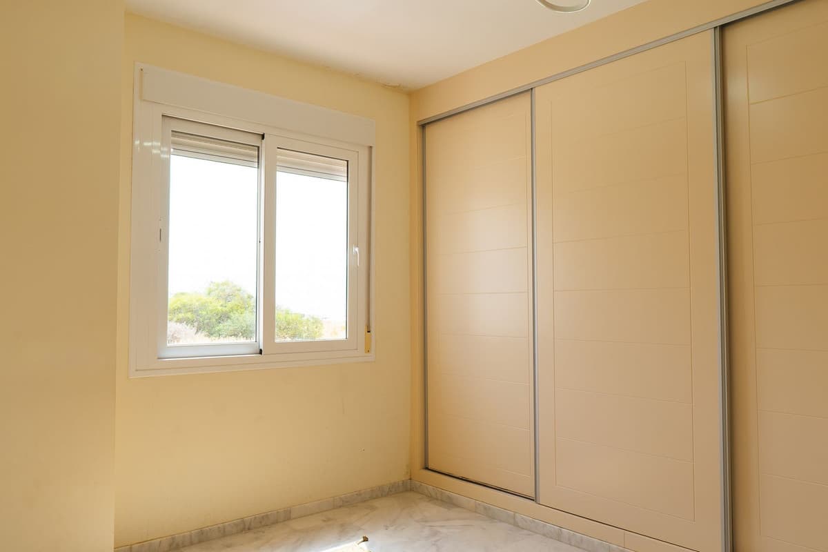 Middle Floor Apartment in Estepona — photo 8 of 10