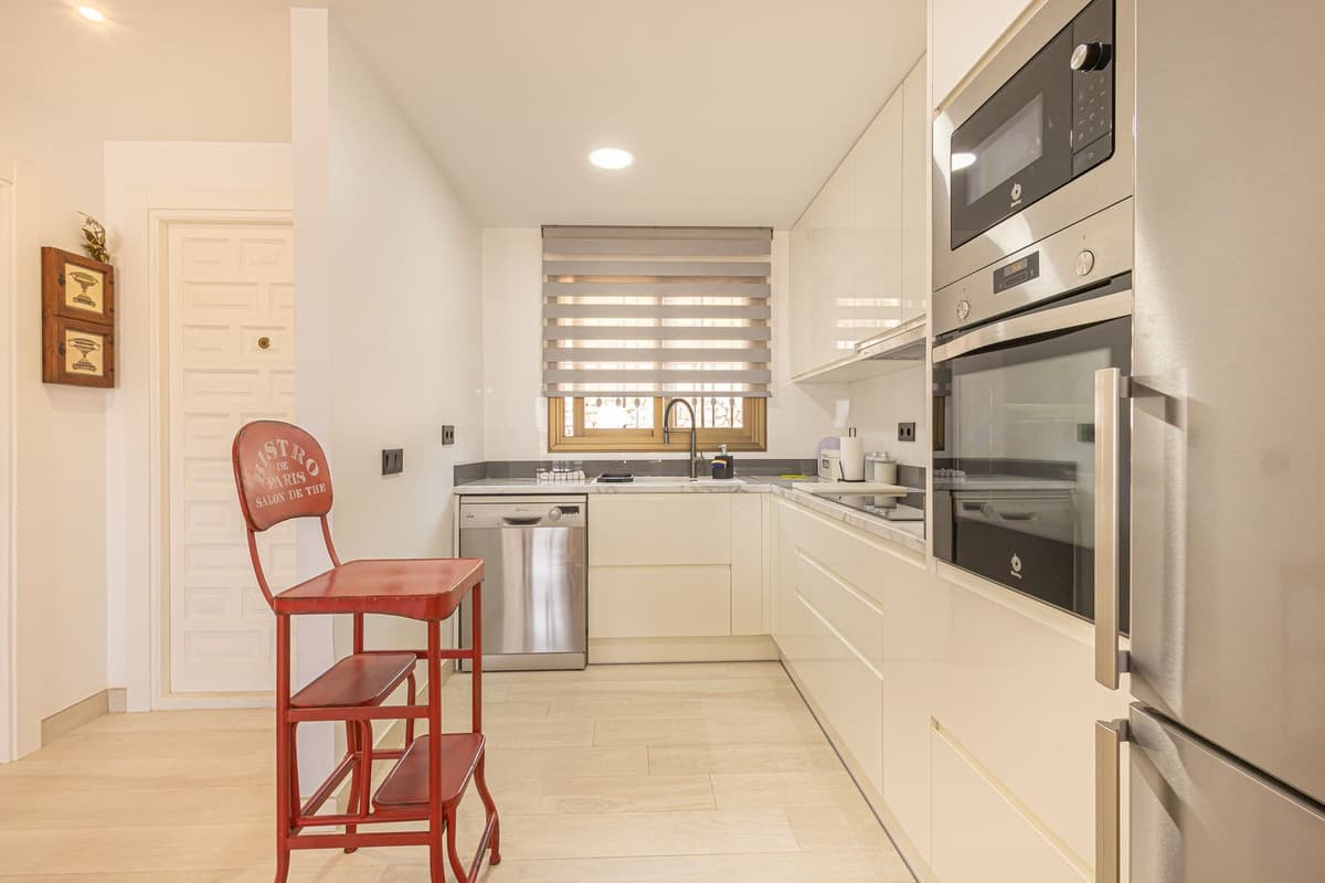 Middle Floor Apartment in Fuengirola — photo 5 of 10