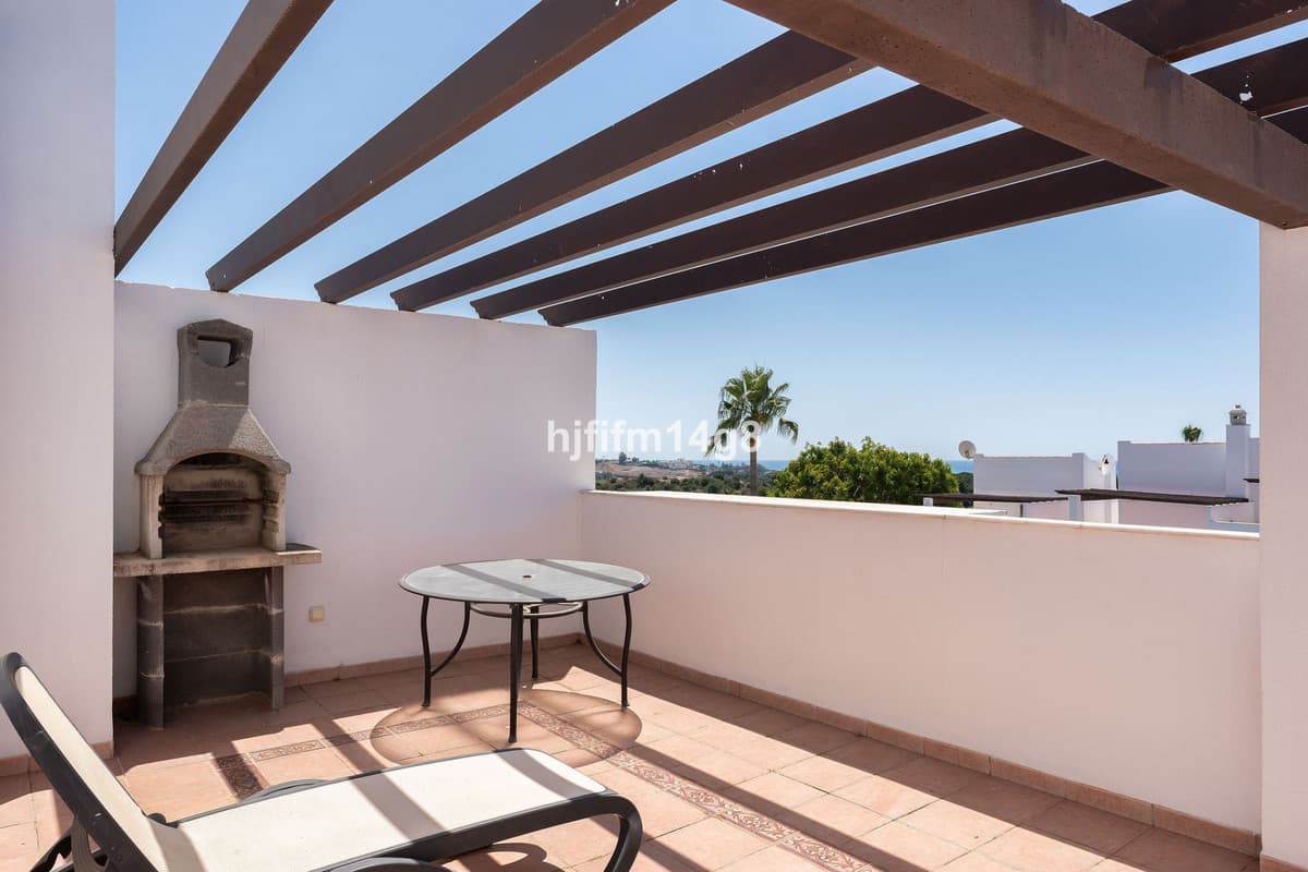Townhouse in Nueva Andalucía — photo 2 of 10