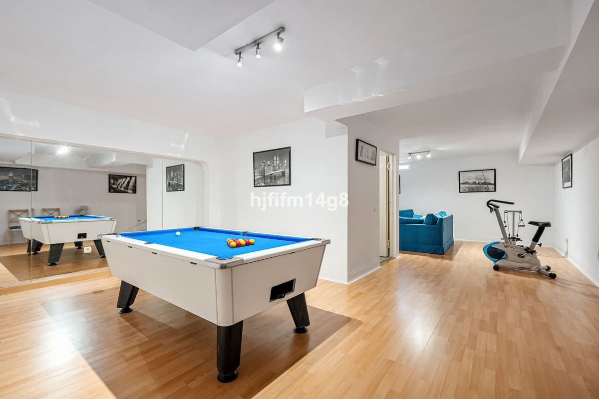 Townhouse in Nueva Andalucía — photo 10 of 10
