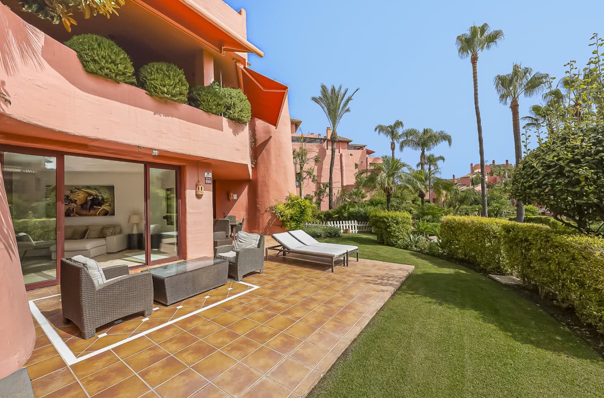 Ground Floor Apartment in Estepona — photo 1 of 10