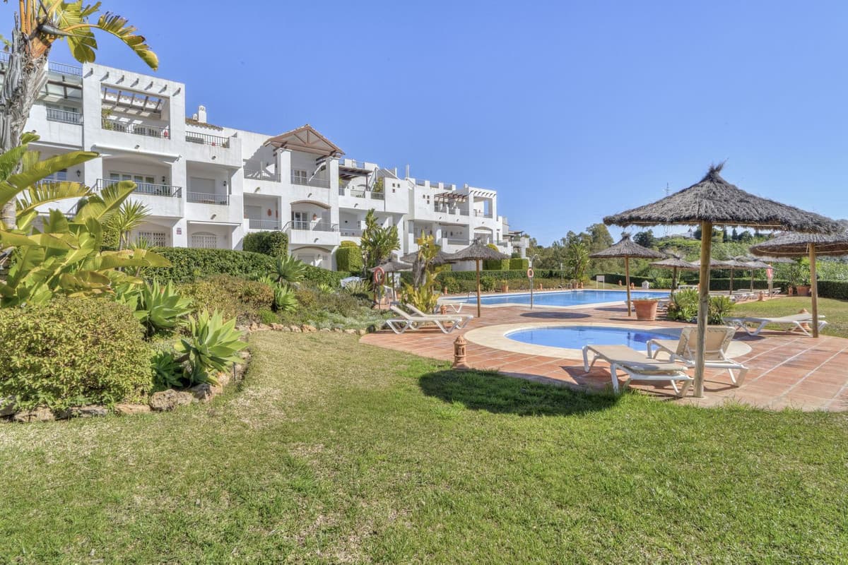 Middle Floor Apartment in Los Arqueros — photo 1 of 10