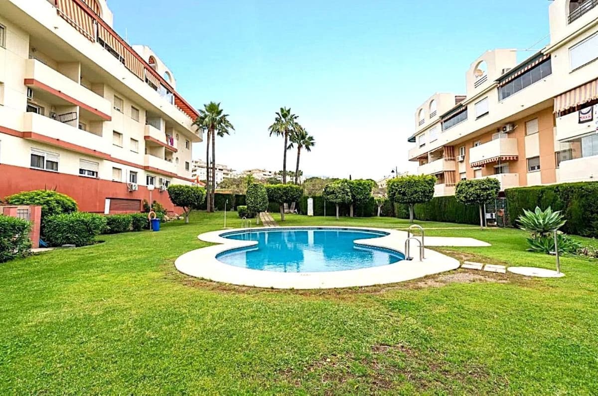 Middle Floor Apartment in Estepona