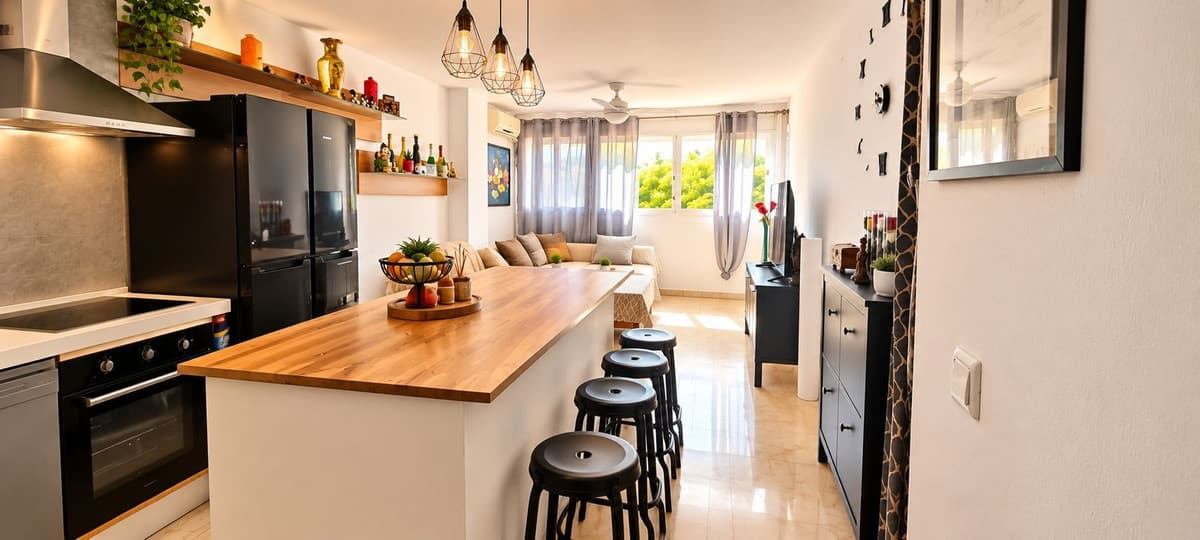 Middle Floor Apartment in Estepona — photo 2 of 10