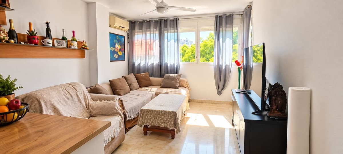 Middle Floor Apartment in Estepona — photo 7 of 10