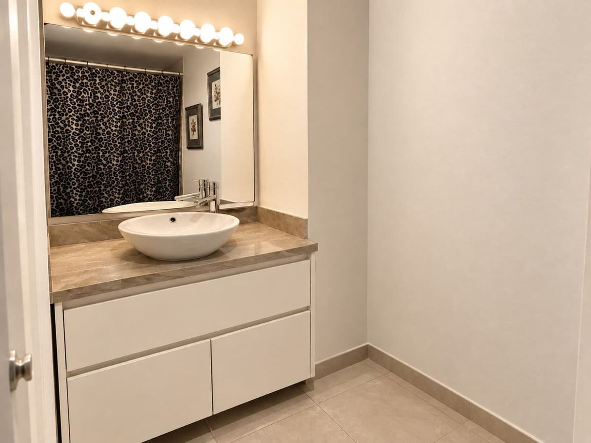 Middle Floor Apartment in Estepona — photo 8 of 10