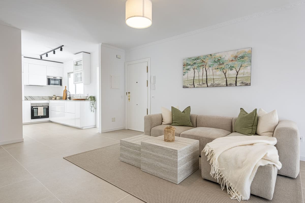 Middle Floor Apartment in Estepona — photo 1 of 10