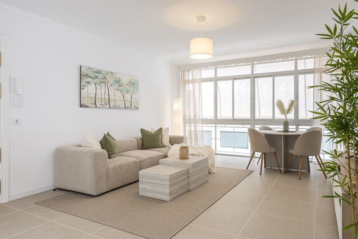 Middle Floor Apartment in Estepona — photo 3 of 10